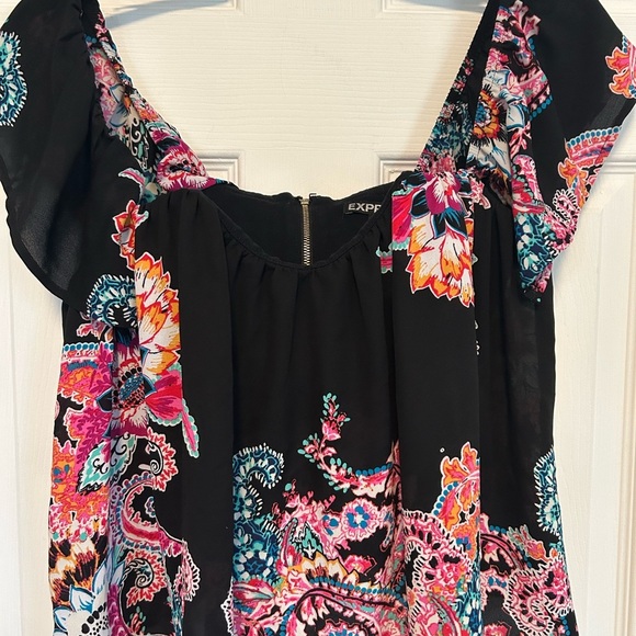 Express Black Blouse with Elegant Design - Picture 1 of 3